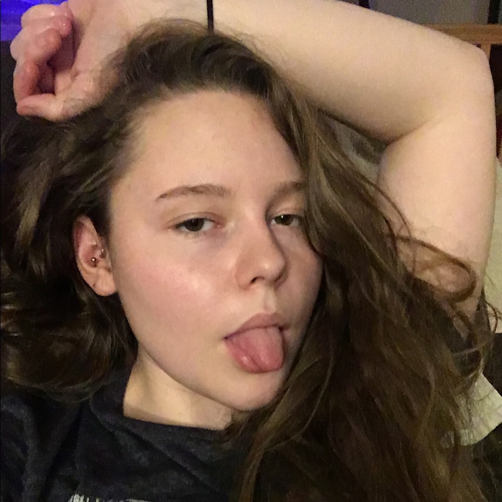 Meet your Posher, Emalee